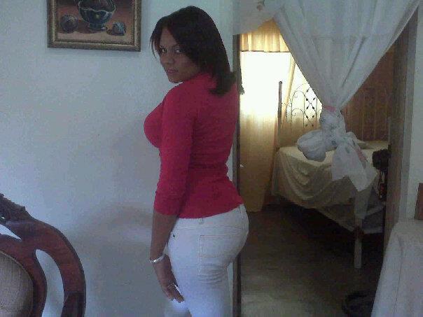 Date this good-looking Dominican Republic girl Leydi from Montecristi DO9297