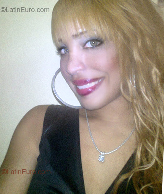 Date this good-looking Dominican Republic girl Erika from Mao Valverde DO9591