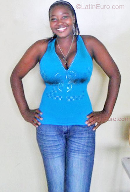 Date this pretty Colombia girl Patricia from Medelln CO8003