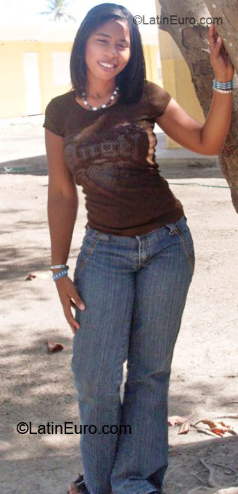 Date this cute Dominican Republic girl Sandra from San Pedro De Macoris DO9329