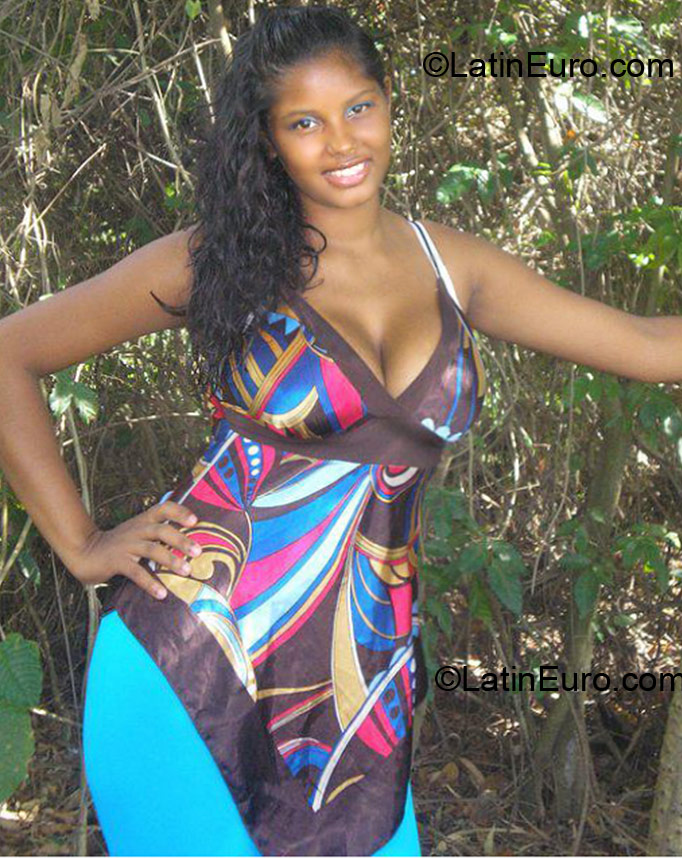 Date this cute Dominican Republic girl Clarivel from Santiago DO9340