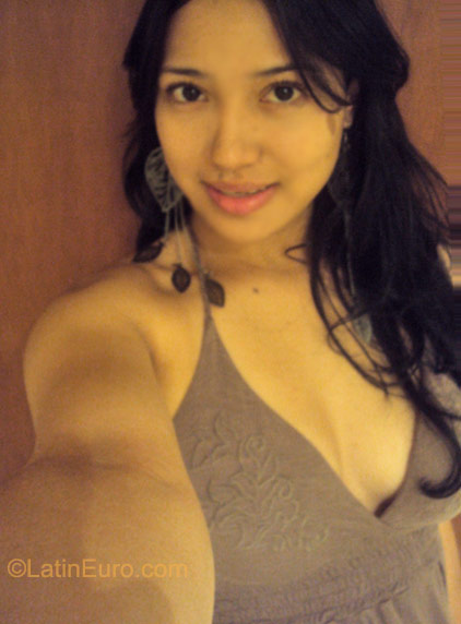 Date this foxy Colombia girl Veronik from Pereira CO8031