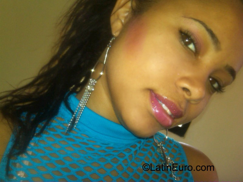 Date this charming Dominican Republic girl Arody from Santo Domingo DO9392
