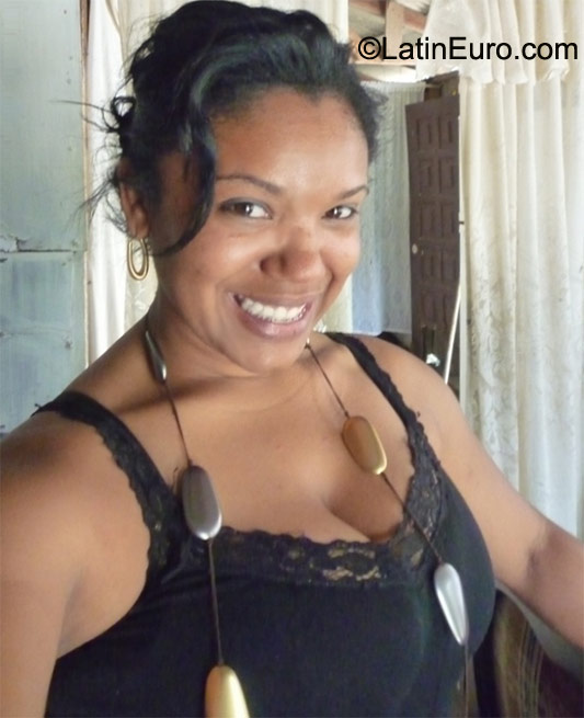 Date this exotic Dominican Republic girl Ibonet from Bonao DM29