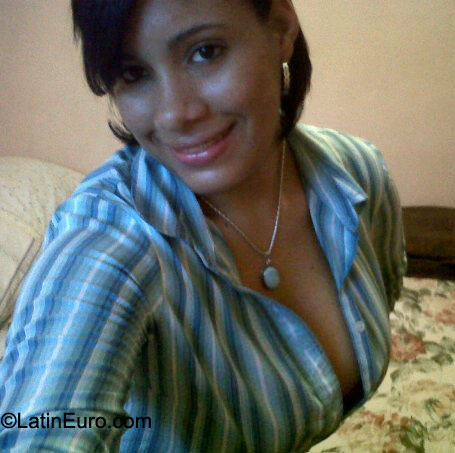 Date this fun Dominican Republic girl Lisset from Santo Domingo DO9401