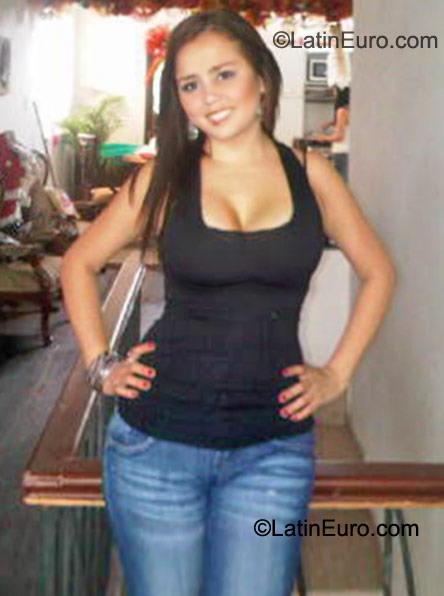 Date this lovely Colombia girl Melissa from Cali CO8123
