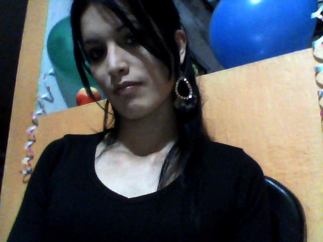 Date this sensual Colombia girl Leidy from Cali CO8128