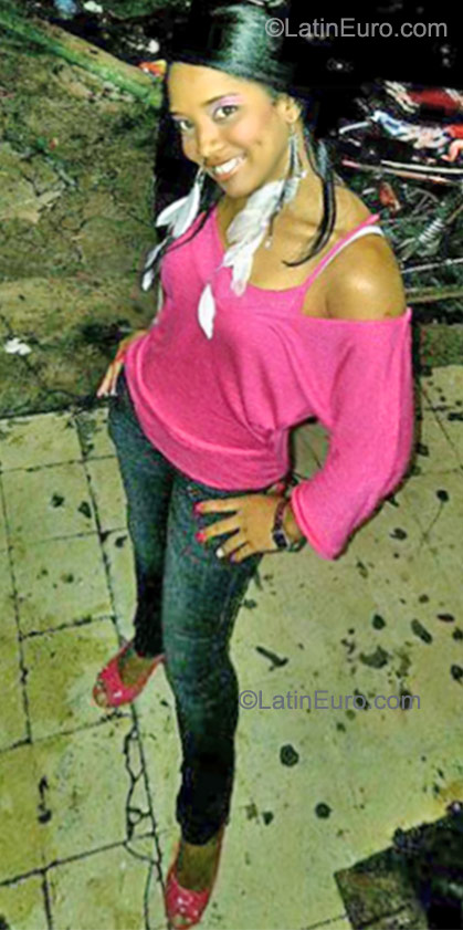 Date this pretty Dominican Republic girl Lissette caroli from Santo Domingo DO9525