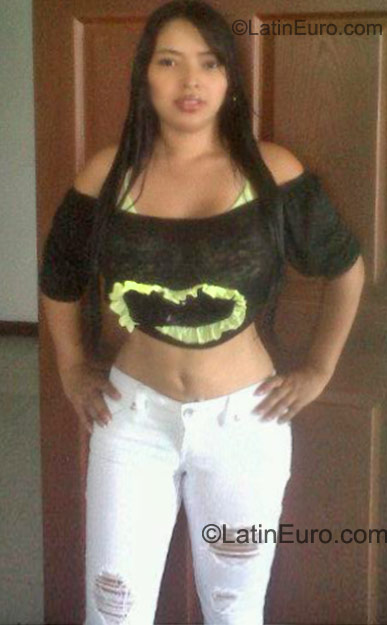 Date this good-looking Colombia girl Sandra milena r from Cali CO8209
