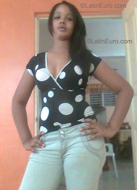 Date this fun Dominican Republic girl Leidy patricia from Dominican Republic DO9584