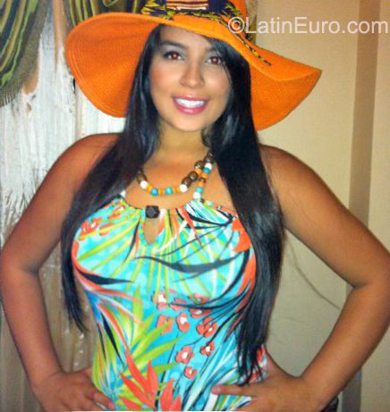 Date this fun Colombia girl Saragu_23 from Medellin CO8268