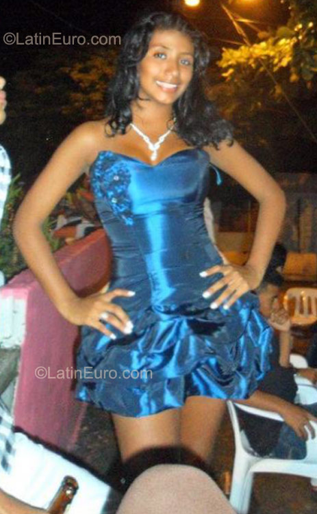 Date this tall Colombia girl Karen from Cartagena CO8275