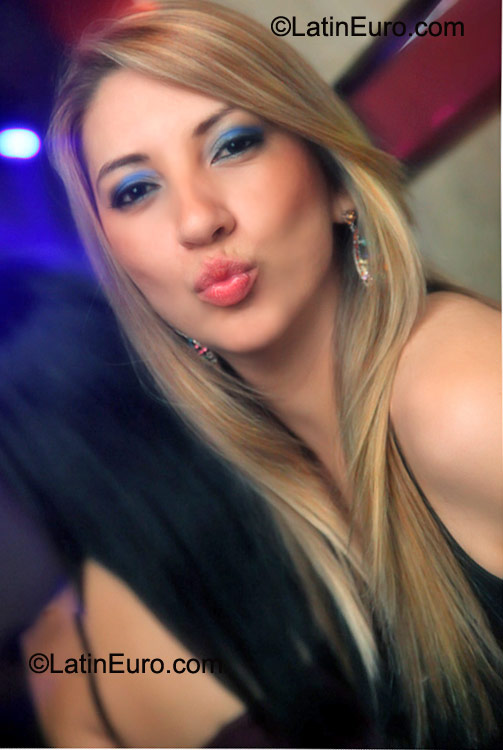 Date this sultry Brazil girl Carol from Itu BR6103