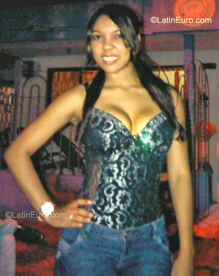 Date this tall Colombia girl Sabrina from Barranquilla CO8293
