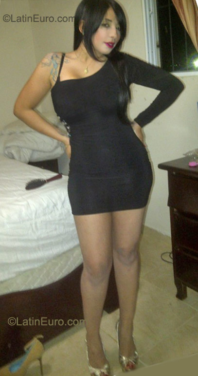 Date this delightful Dominican Republic girl Nathali from Santiago DO9645