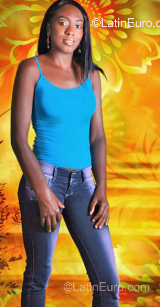 Date this cute Colombia girl Lorena from Cali CO8339