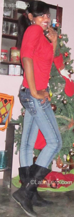Date this young Colombia girl Brisse from Riohacha CO8341