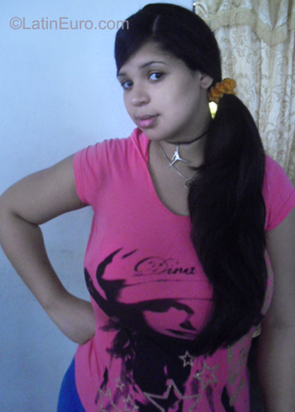Date this fun Dominican Republic girl Yubelkys from Santiago DO9654