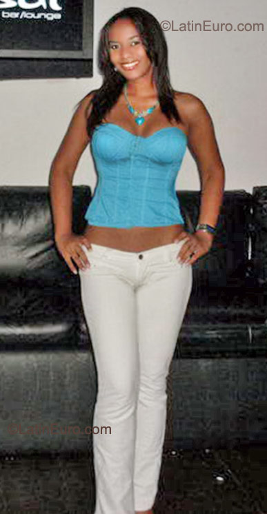 Date this passionate Dominican Republic girl Yadira from Santo Domingo DO16181