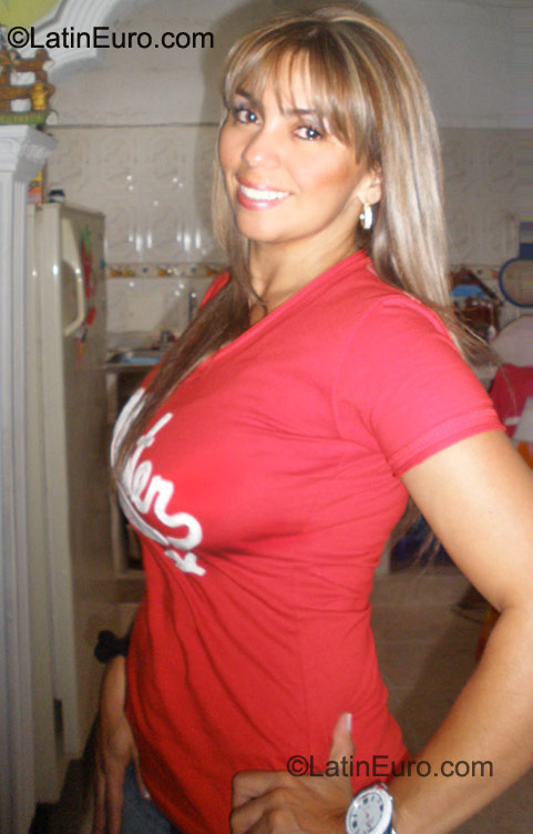 Date this charming Colombia girl Jackeline from Bucaramanga CO8405