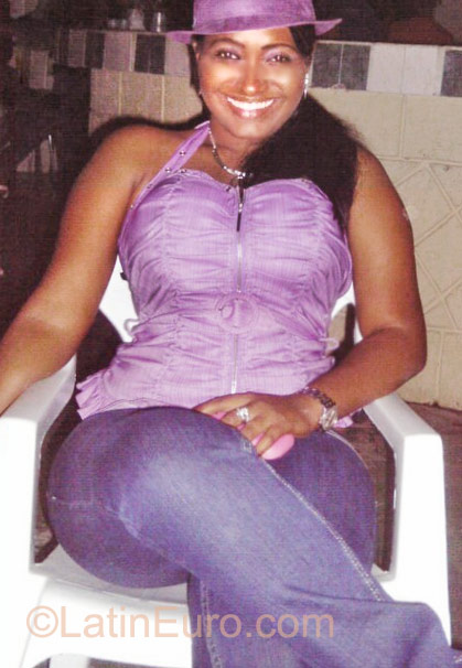 Date this sensual Dominican Republic girl Feliana from Santo Domingo DO9797