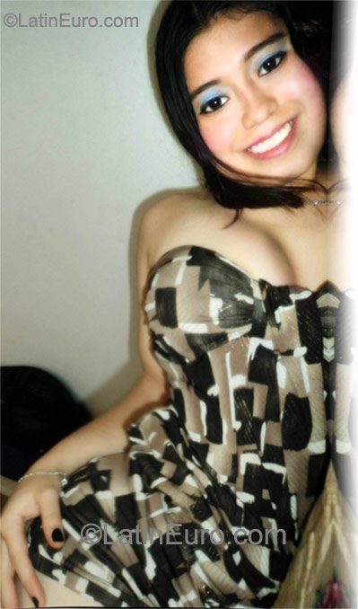Date this sultry Colombia girl Alejandra from Cali CO8532