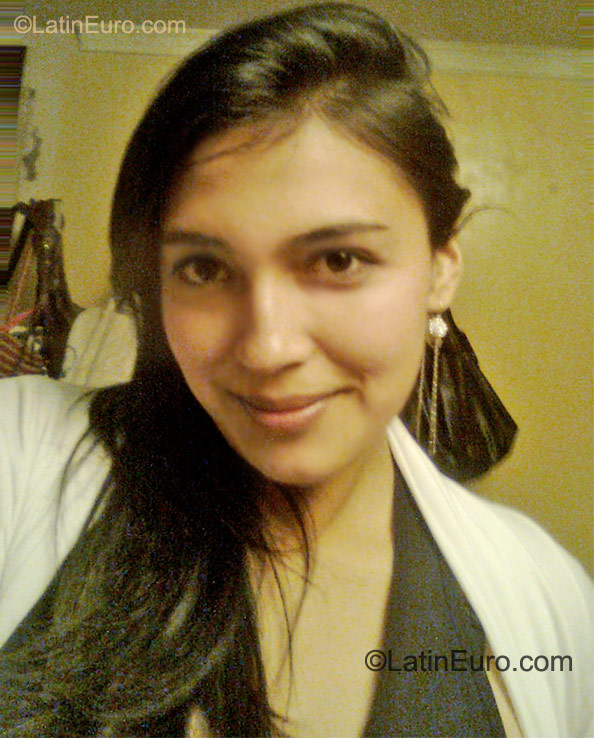 Date this charming Colombia girl Yuly from Bogota CO8597