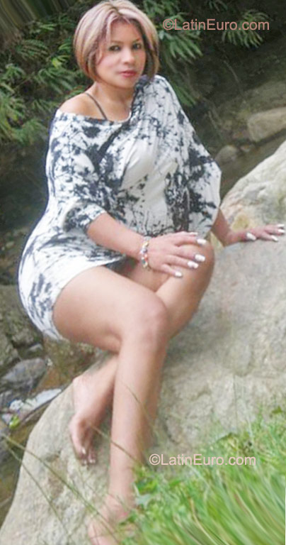 Date this hard body Colombia girl Mia2012 from Medellin CO8655