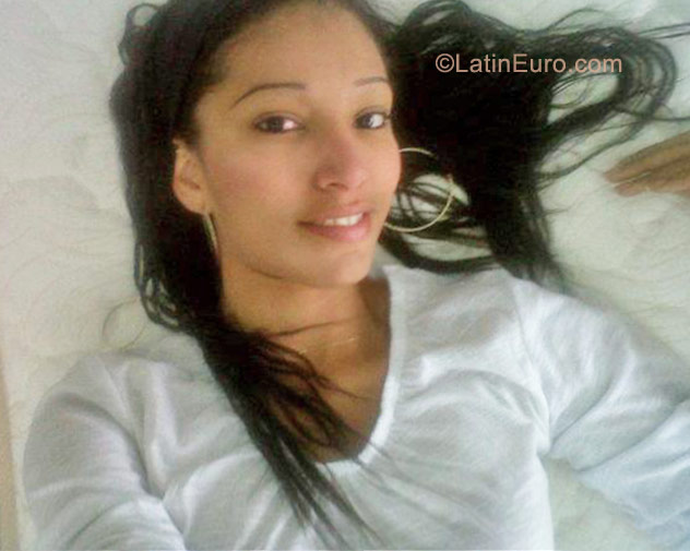 Date this attractive Colombia girl Liss from Bogota CO8685