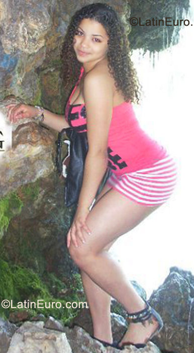 Date this hot Dominican Republic girl Cielo18 from La Vega DO9936