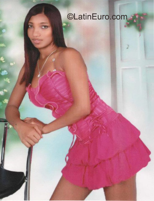 Date this charming Dominican Republic girl Anny from Santo Domingo DO9942