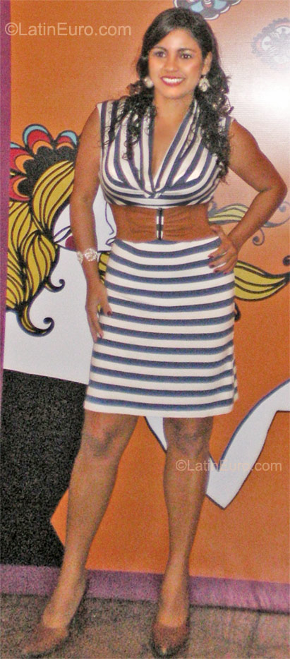 Date this sensual Colombia girl Marlen from Medellin CO8750