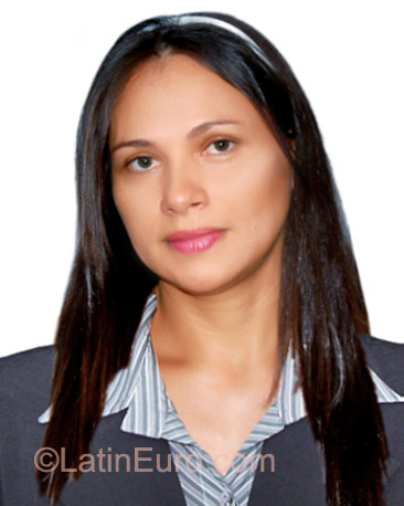 Date this foxy Colombia girl Victoria from Medellin CO8778
