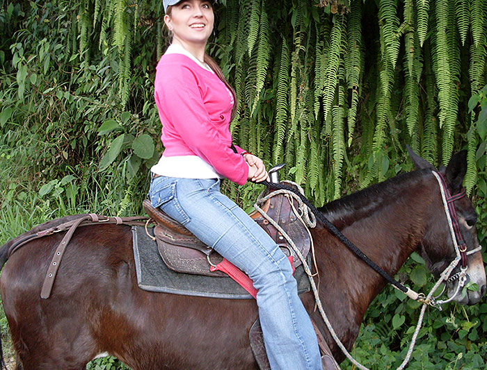 Date this good-looking Colombia girl Angela Maria from Manizales CO8824