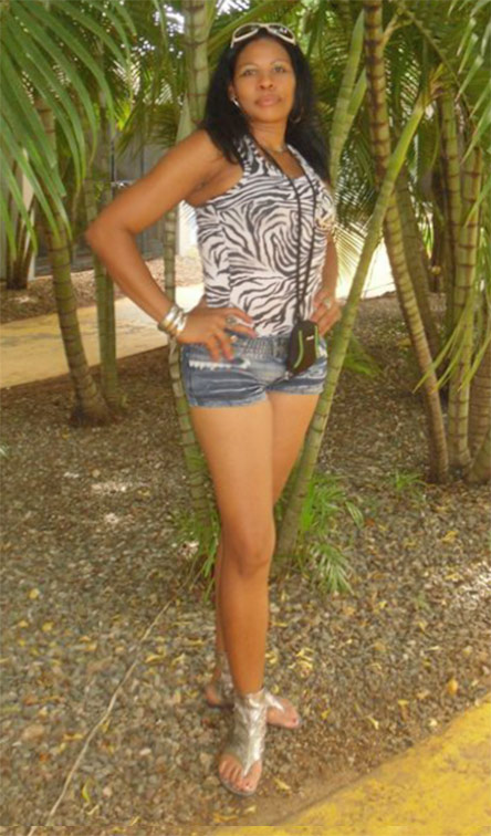 Date this hard body Dominican Republic girl Odalis from Republica Dominicana DO10003