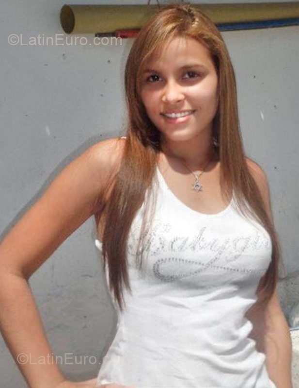 Date this exotic Colombia girl Natalia from Barranquilla CO8842