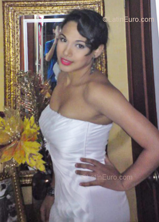 Date this exotic Colombia girl Didy from Barranquilla CO8847