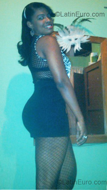 Date this passionate Dominican Republic girl Andrea from Santo Domingo DO10052