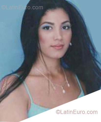 Date this hot Colombia girl Yohana from Cartagena CO8929
