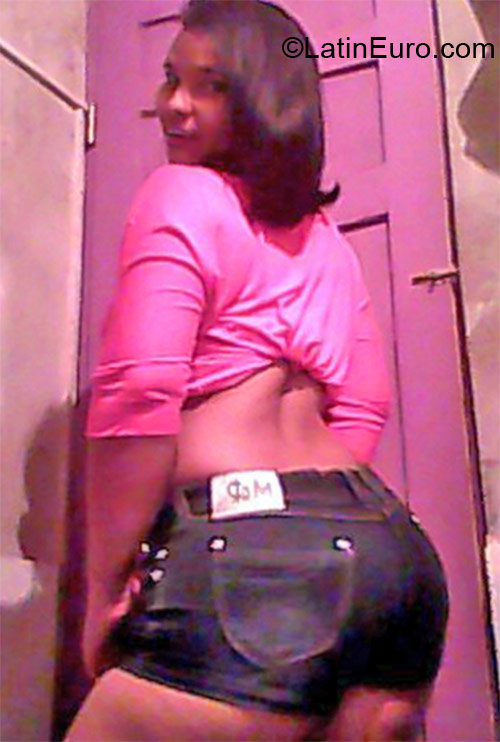 Date this foxy Colombia girl Bleidis from Barranquilla CO8939
