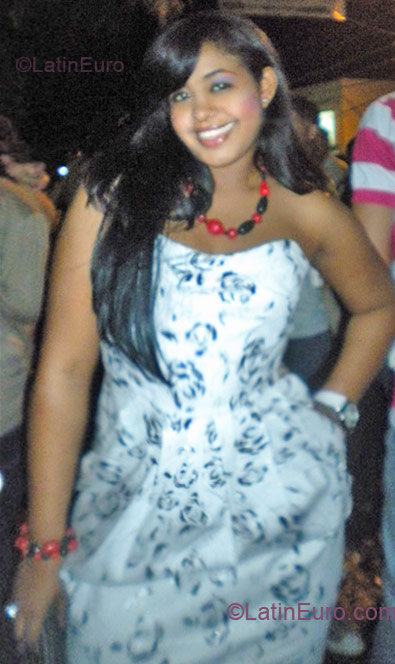 Date this gorgeous Dominican Republic girl Lais from Santiago DO10089
