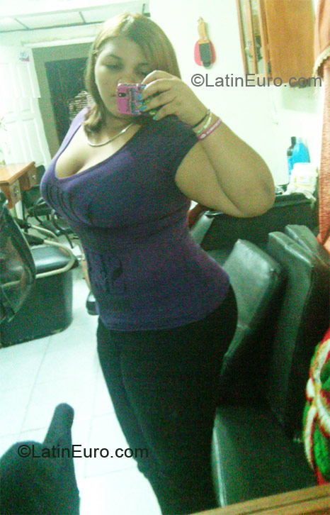 Date this charming Dominican Republic girl Mary from Santo Domingo DO10423