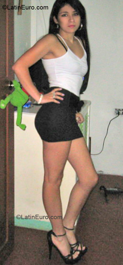Date this hard body Colombia girl Patty.321 from Manizales CO8974