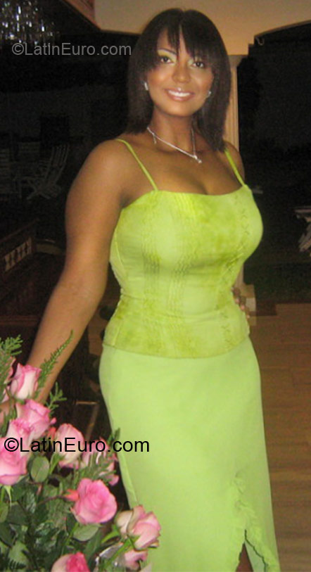 Date this cute Colombia girl Deicy patricia from Cali CO8985