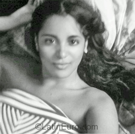 Date this exotic Dominican Republic girl Maria from Santo Domingo DO10725