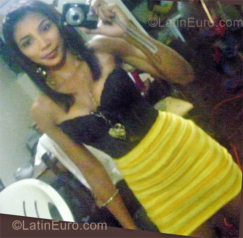 Date this sensual Dominican Republic girl BARBIEE from Santo Domingo DO10159