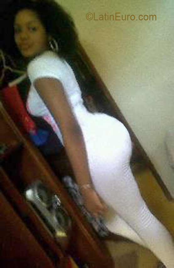 Date this young Dominican Republic girl Elaine from Santo Domingo DO10167