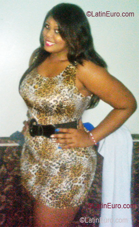 Date this attractive Dominican Republic girl Raysa from Salcedo DO10437