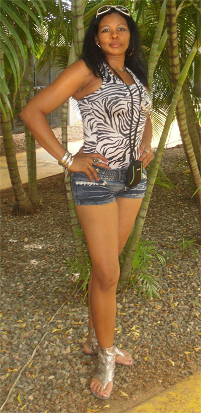 Date this attractive Dominican Republic girl Odalis from Santo Domingo DO10191