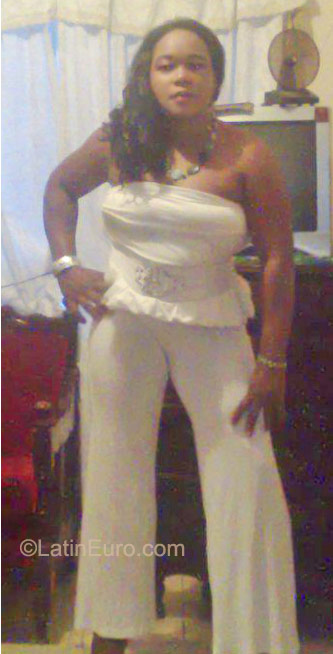 Date this athletic Jamaica girl Cassandra from Kingston JM418